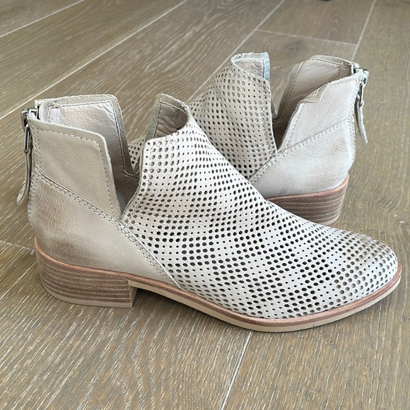 Dolce Vita Leather Ankle Boots size 8.5 - Picture 1 of 8